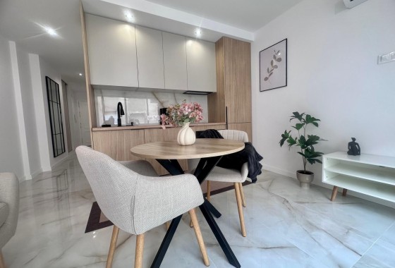 Sprzedaż - Apartament / Mieszkanie -
Torrevieja