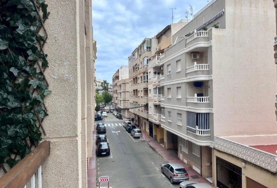 Sprzedaż - Apartament / Mieszkanie -
Torrevieja