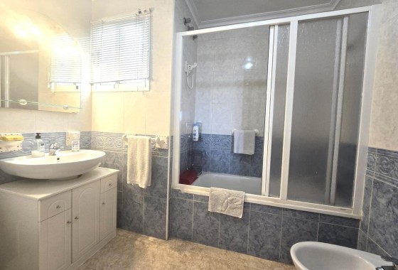 Herverkoop - Appartement / Flat -
Torrevieja - Parque las naciones
