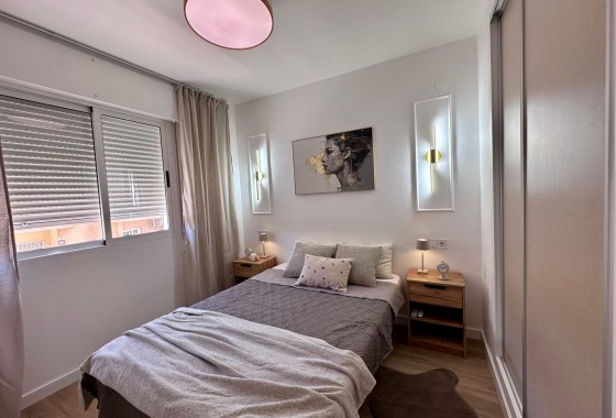 Herverkoop - Appartement / Flat -
Torrevieja - Habaneras