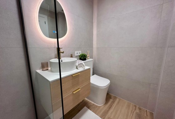 Herverkoop - Appartement / Flat -
Torrevieja - Habaneras