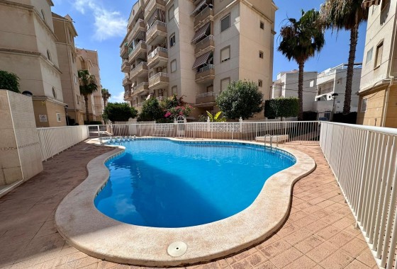 Herverkoop - Appartement / Flat -
Torrevieja - Habaneras