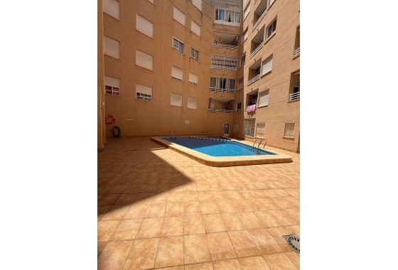 Herverkoop - Appartement / Flat -
Torrevieja - Playa de los Locos