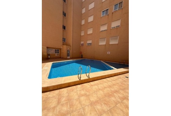 Herverkoop - Appartement / Flat -
Torrevieja - Playa de los Locos