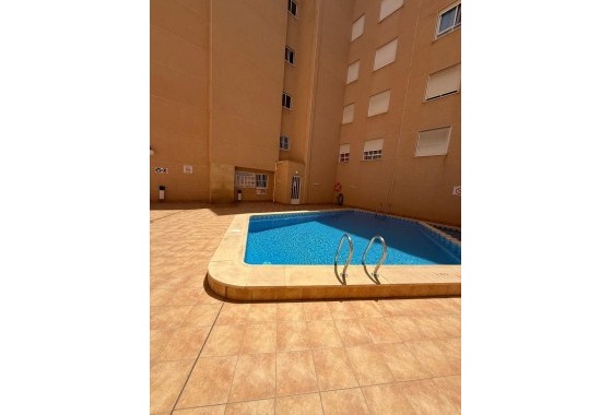 Herverkoop - Appartement / Flat -
Torrevieja - Playa de los Locos