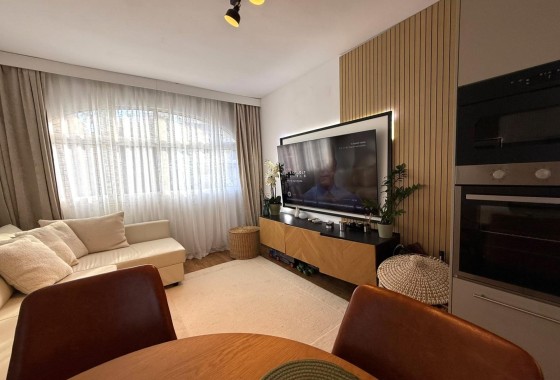 Sprzedaż - Apartament / Mieszkanie -
Torrevieja - Calas blanca