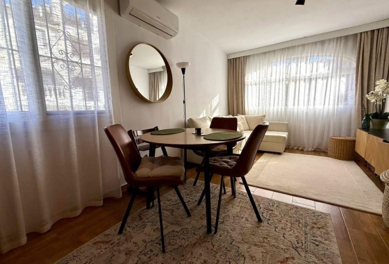 Sprzedaż - Apartament / Mieszkanie -
Torrevieja - Calas blanca