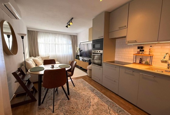 Sprzedaż - Apartament / Mieszkanie -
Torrevieja - Calas blanca