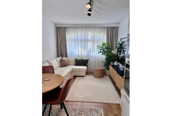 Sprzedaż - Apartament / Mieszkanie -
Torrevieja - Calas blanca