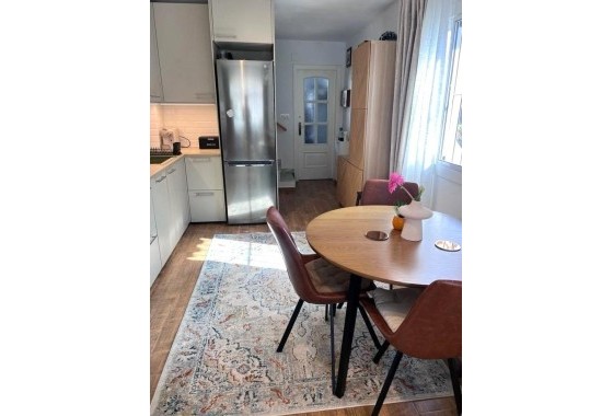 Sprzedaż - Apartament / Mieszkanie -
Torrevieja - Calas blanca