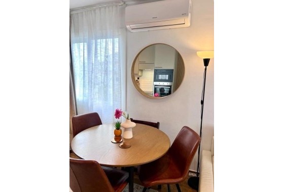 Sprzedaż - Apartament / Mieszkanie -
Torrevieja - Calas blanca