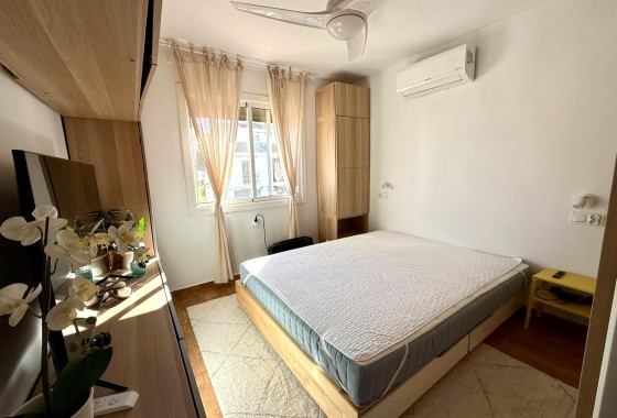 Sprzedaż - Apartament / Mieszkanie -
Torrevieja - Calas blanca