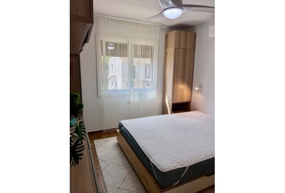 Sprzedaż - Apartament / Mieszkanie -
Torrevieja - Calas blanca