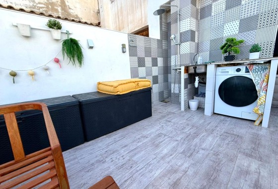 Sprzedaż - Apartament / Mieszkanie -
Torrevieja - Calas blanca