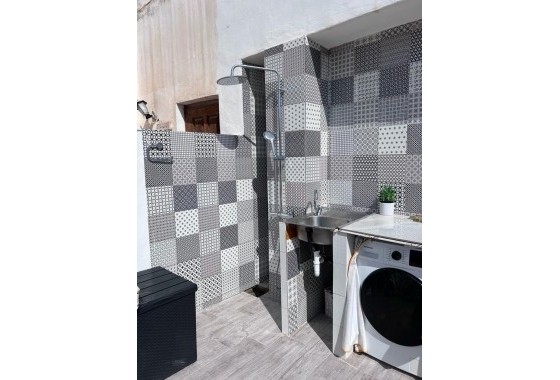 Sprzedaż - Apartament / Mieszkanie -
Torrevieja - Calas blanca