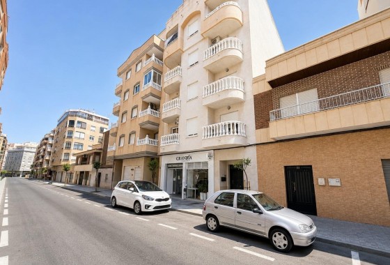Resale - Apartment / Flat -
Torrevieja - Playa del Cura