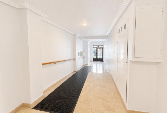 Resale - Apartment / Flat -
Torrevieja - Playa del Cura