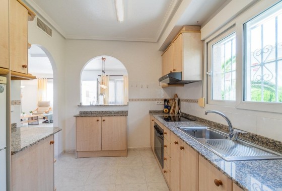 Venta - Chalet Independiente -
Orihuela Costa - Playa Flamenca