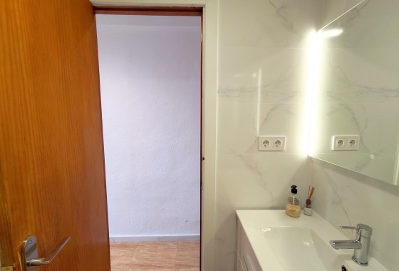 Venta - Apartamento / Piso -
Torrevieja