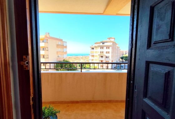 Venta - Apartamento / Piso -
Torrevieja