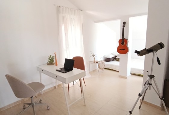 Sprzedaż - Apartament / Mieszkanie -
Sucina - Inland