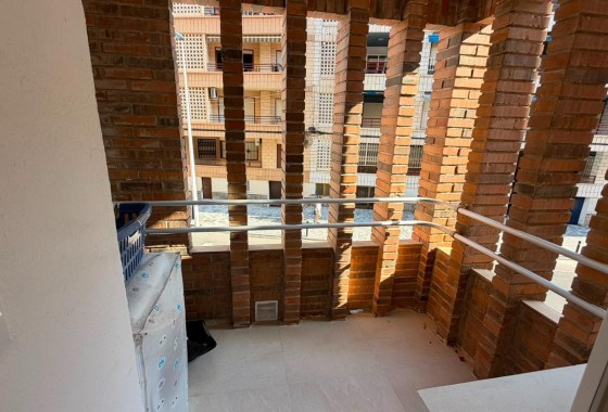 Sprzedaż - Apartament / Mieszkanie -
Torrevieja - Playa del Cura