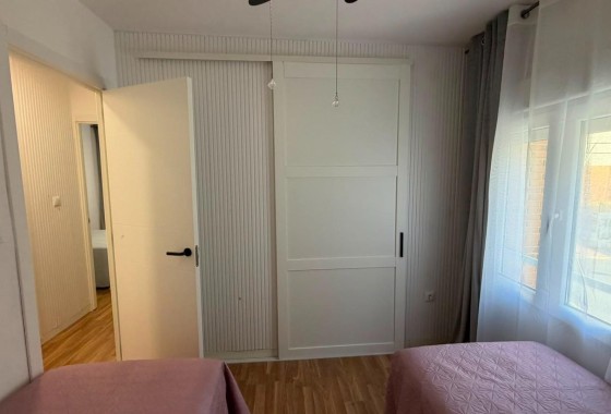 Sprzedaż - Apartament / Mieszkanie -
Torrevieja - Playa del Cura