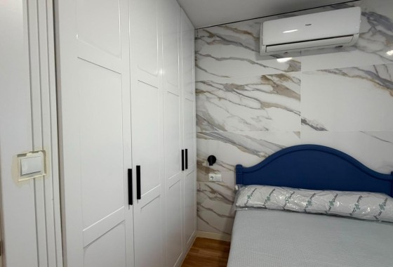 Sprzedaż - Apartament / Mieszkanie -
Torrevieja - Playa del Cura