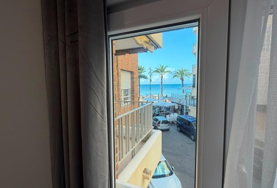 Sprzedaż - Apartament / Mieszkanie -
Torrevieja - Playa del Cura