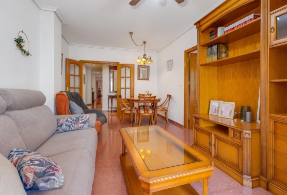Sprzedaż - Apartament / Mieszkanie -
Torrevieja - Paseo maritimo