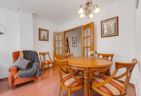 Sprzedaż - Apartament / Mieszkanie -
Torrevieja - Paseo maritimo