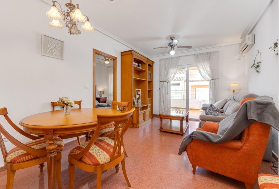 Sprzedaż - Apartament / Mieszkanie -
Torrevieja - Paseo maritimo