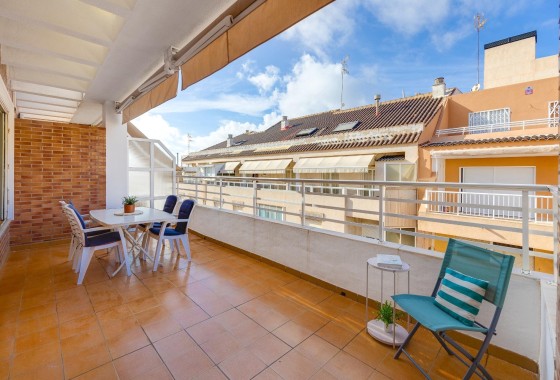 Sprzedaż - Apartament / Mieszkanie -
Torrevieja - Paseo maritimo