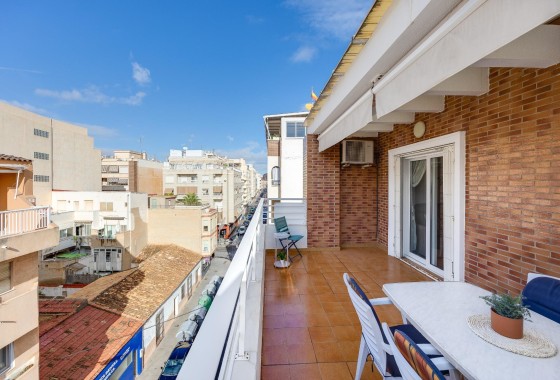 Sprzedaż - Apartament / Mieszkanie -
Torrevieja - Paseo maritimo