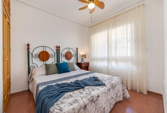 Sprzedaż - Apartament / Mieszkanie -
Torrevieja - Paseo maritimo