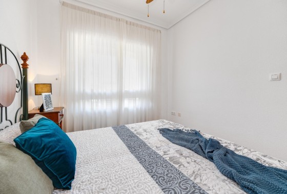 Sprzedaż - Apartament / Mieszkanie -
Torrevieja - Paseo maritimo