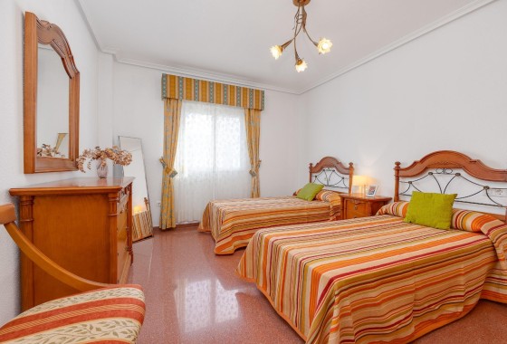 Sprzedaż - Apartament / Mieszkanie -
Torrevieja - Paseo maritimo