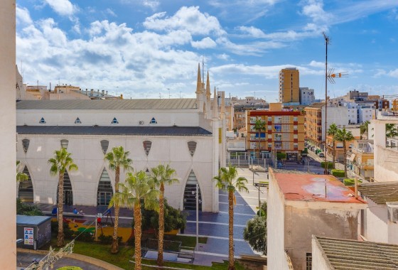 Sprzedaż - Apartament / Mieszkanie -
Torrevieja - Paseo maritimo