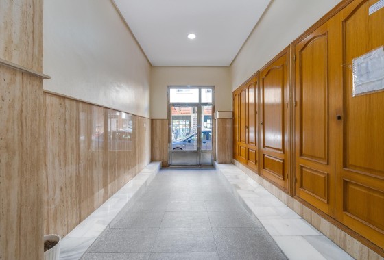 Sprzedaż - Apartament / Mieszkanie -
Torrevieja - Paseo maritimo
