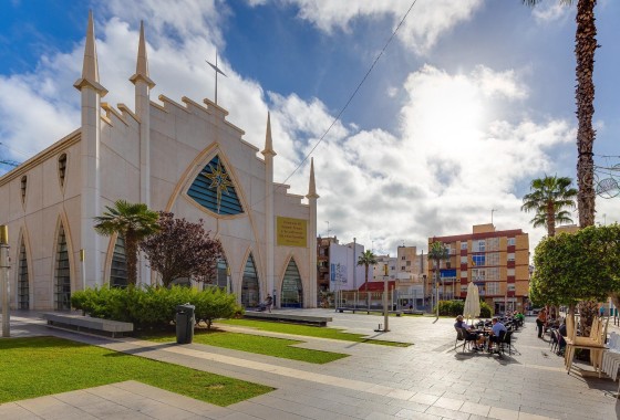 Sprzedaż - Apartament / Mieszkanie -
Torrevieja - Paseo maritimo