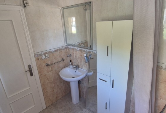 Venta - Chalet Independiente -
Villamartín