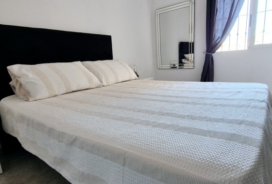 Venta - Chalet Independiente -
Villamartín
