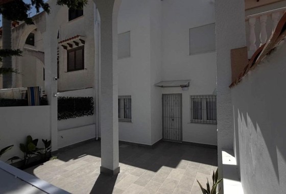 Venta - Adosado -
Torrevieja - Calas blanca