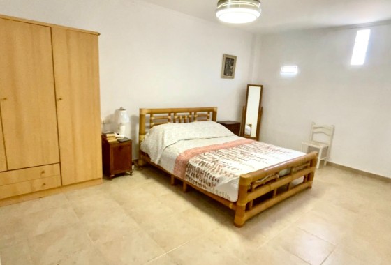 Resale - Detached Villa -
Daya Nueva