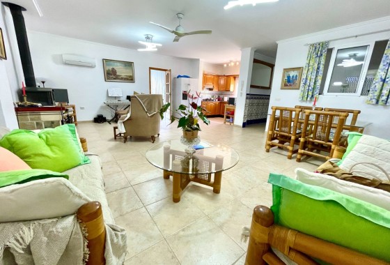 Resale - Detached Villa -
Daya Nueva