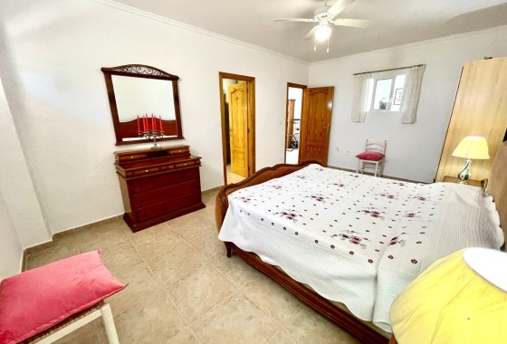 Resale - Detached Villa -
Daya Nueva