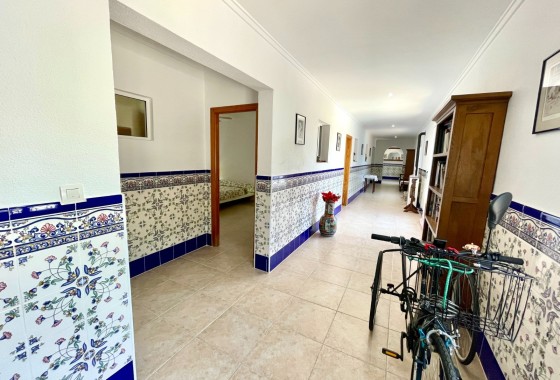 Resale - Detached Villa -
Daya Nueva
