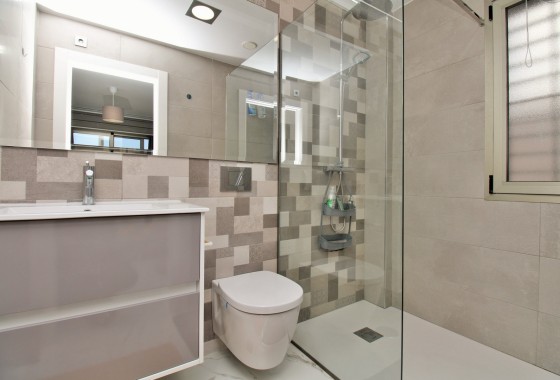 Venta - Chalet Independiente -
Villamartín