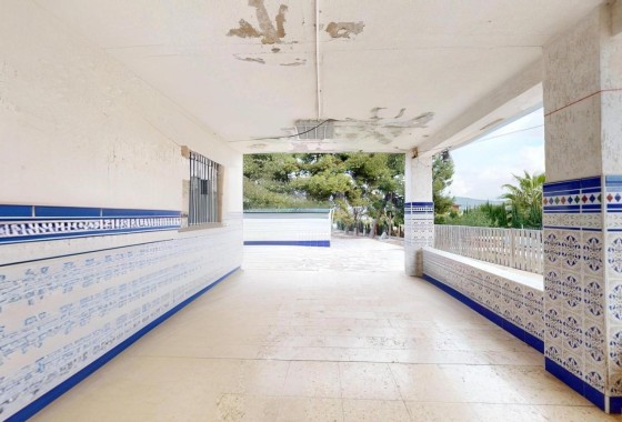 Venta - Finca / Casa de campo -
Novelda