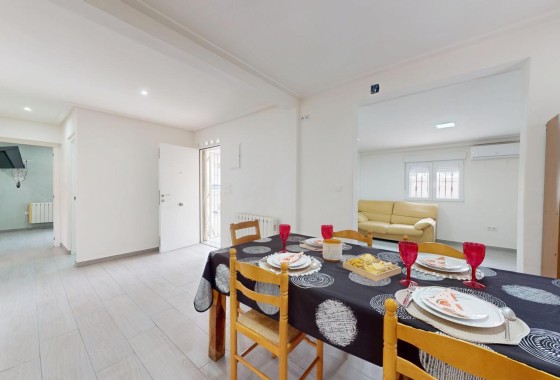 Venta - Finca / Casa de campo -
Novelda